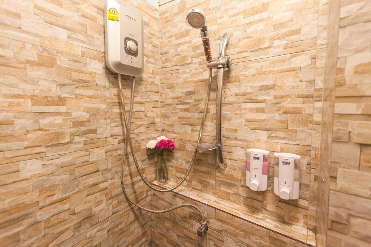 Nacorn Hostel Bangkok Extérieur photo